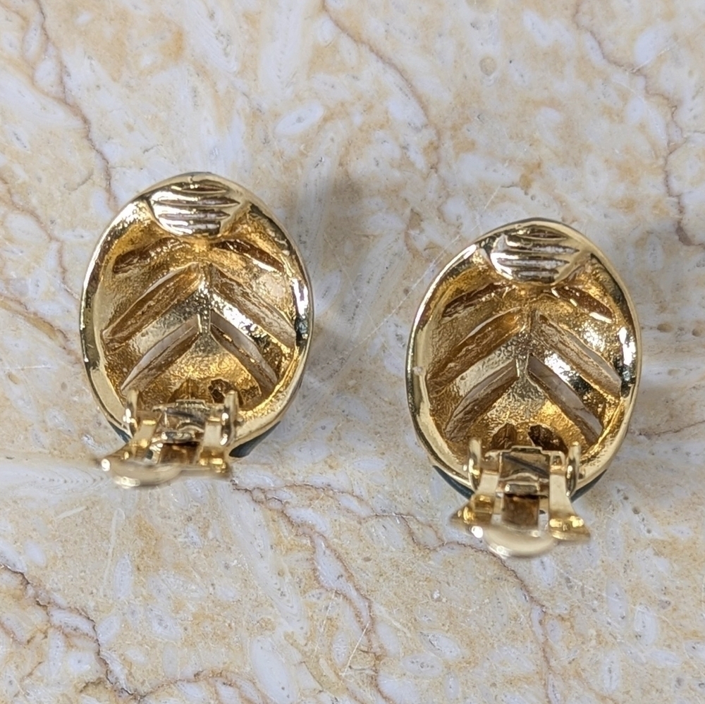 Vintage D'Orian Gold Tone With Blue & Green Enamel Clip On Earrings - Picture 4 of 8
